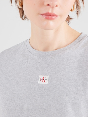 T-shirt Calvin Klein Jeans en gris
