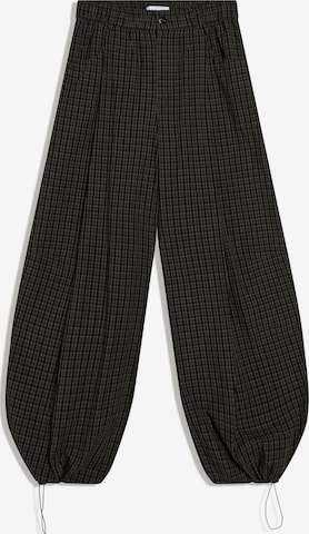 Bershka Tapered Laskoshousut värissä harmaa: etupuoli