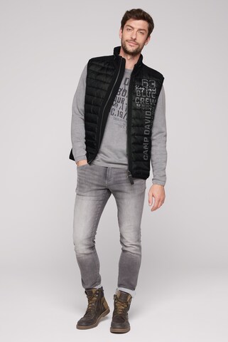 CAMP DAVID Leichte Steppweste mit Softshell-Details in Schwarz
