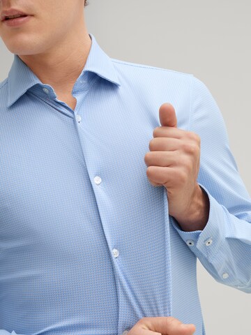 Coupe slim Chemise 'Travel Pit' JOOP! en bleu
