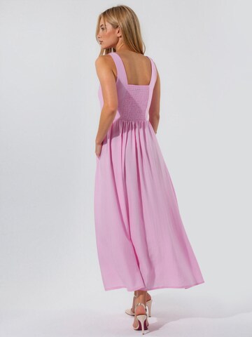 Robe Busem en rose