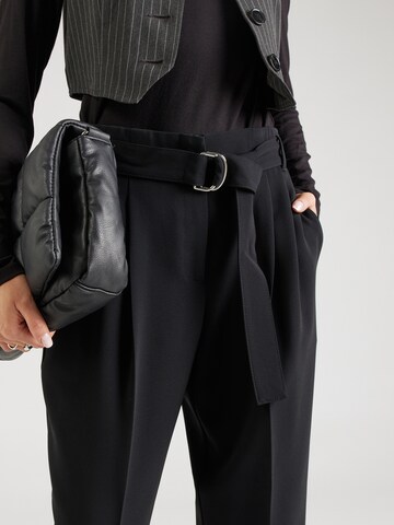 BOSS Конический (Tapered) Плиссированные брюки 'Tapiah' в Черный