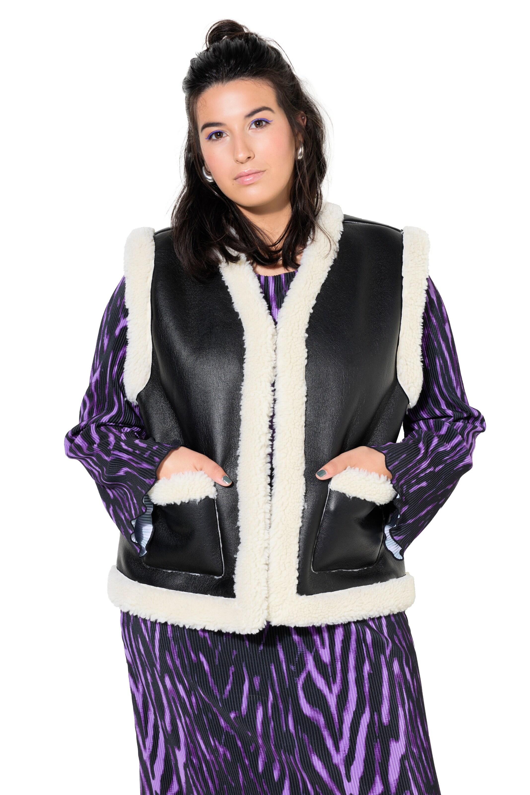 Studio Untold Vest in Black