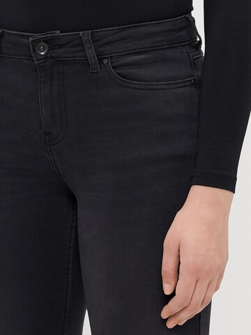 Only Tall Rozkloszowany krój Jeansy 'ONLLUNA' w kolorze czarny