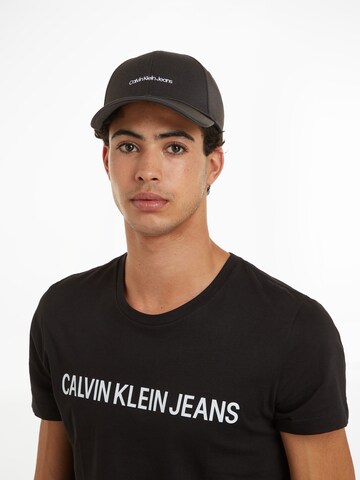 Calvin Klein Jeans - Boné em preto: frente