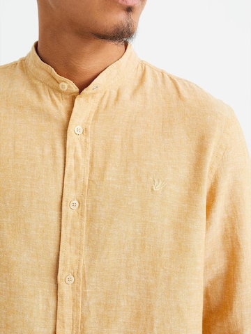 WE Fashion Slim fit Button Up Shirt in Yellow