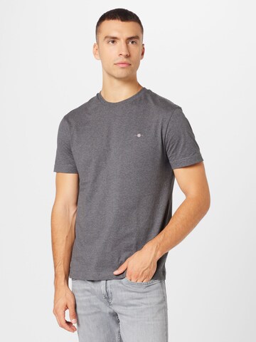 T-Shirt GANT en gris : devant