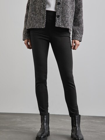 STREET ONE Skinny Jeggings in Black: front