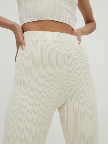 EDITED Flared Pants 'Mavis' in Beige