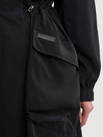 Trussardi - Abrigo de invierno en negro