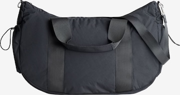 BershkaVikend torba - crna boja: prednji dio