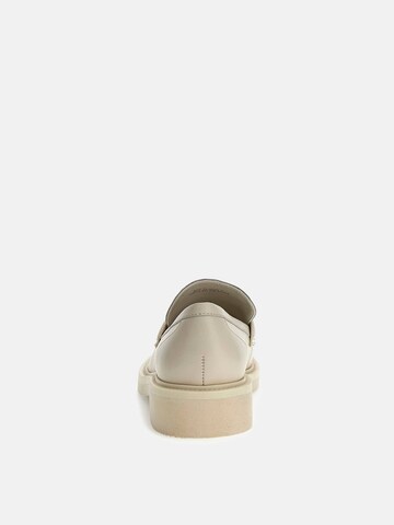 GUESS Moccasins in Beige