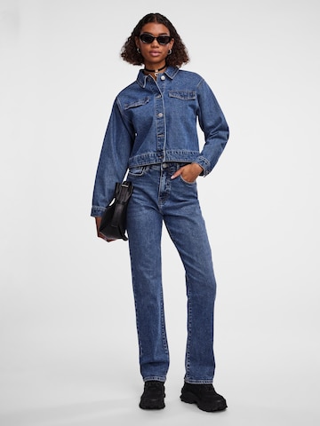 PIECES Regular Jeans 'KELLY' in Blau