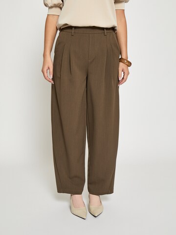 regular Pantaloni 'Maya' di Peppercorn in marrone: frontale