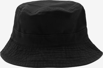 Pull&Bear Hat in Black: front
