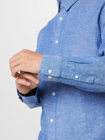 mėlyna SELECTED HOMME Priglundantis modelis Dalykinio stiliaus marškiniai