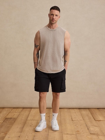 DAN FOX APPAREL Top 'Lucian' in Grau