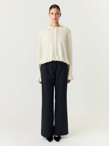 YAS Strickjacke 'FRILO' in Beige
