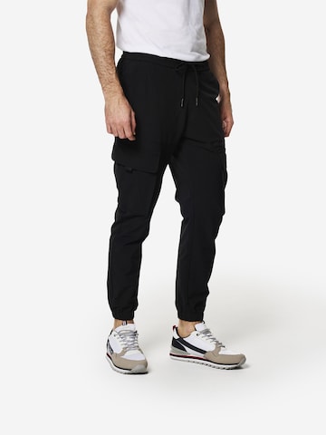 Tapered Jeans cargo di KOROSHI in nero