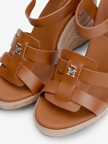 TOMMY HILFIGER Sandal i brun