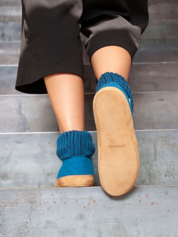 Gottstein Slippers 'Hüttenschuhe Dakota' in Blue: front