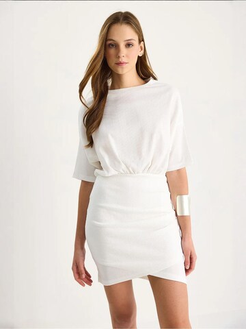 Abito da cocktail di Bianco Lucci in bianco