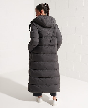 Superdry Zimní kabát 'Touchline' – černá