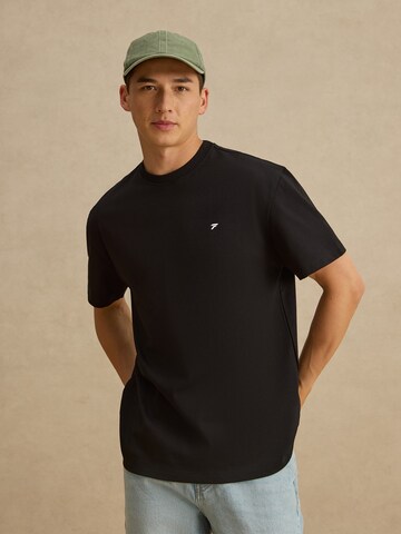 DAN FOX APPAREL Cap 'Denny' in Green: front