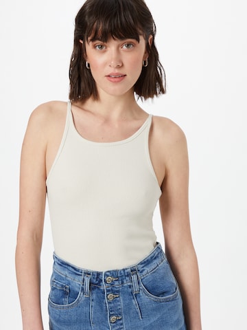 Top 'Winona' de la Dr. Denim pe bej: față