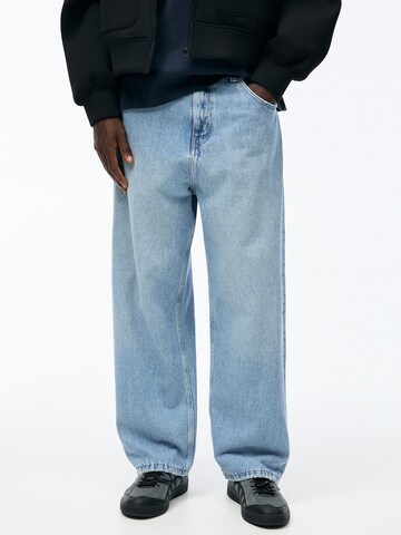 Pull&Bear Loosefit Jeans in Blauw: voorkant