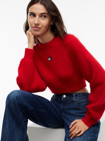 Pulover de la Tommy Jeans pe roșu
