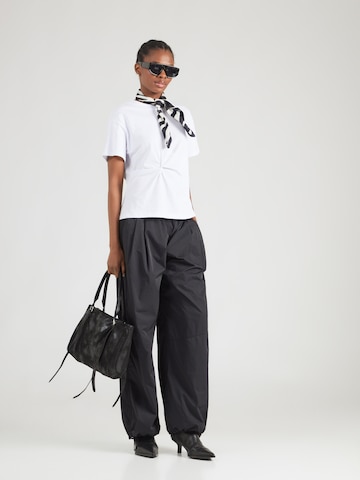ABOUT YOU - Camiseta 'Delia' en blanco
