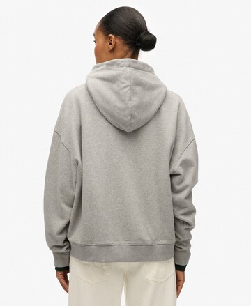 Sweat-shirt 'Athletic Essentials' Superdry en gris