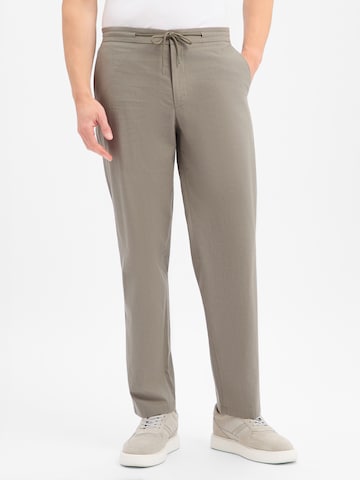 Finshley & Harding London Regular Broek in Groen: voorkant