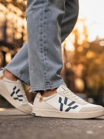 SAOLA Schnürschuh 'Cali M White Navy' in Weiß