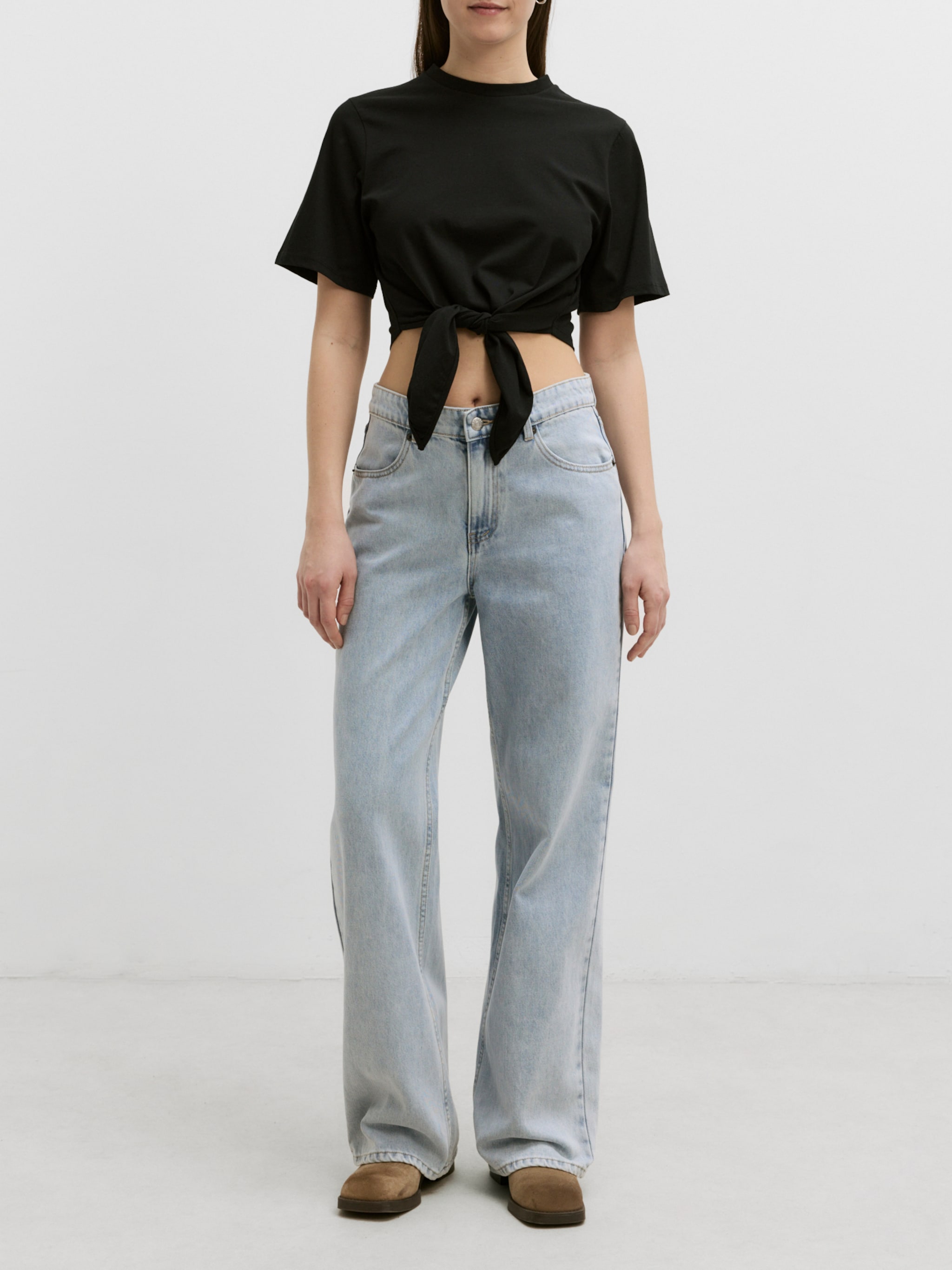 EDITED Produkte Shirt 'Domenica' schwarz