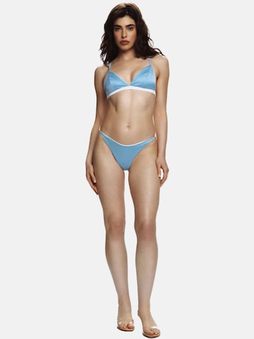Triangolo Top per bikini 'Baby Blue' di EKCENTRIK in blu