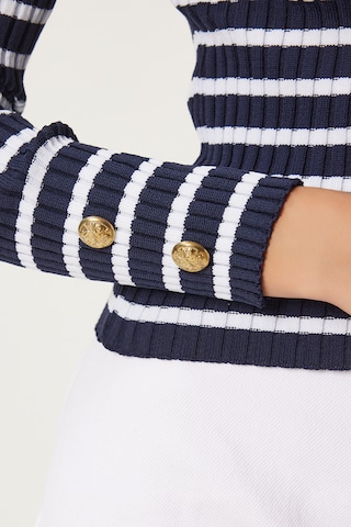 Happiness İstanbul Pullover in Blau