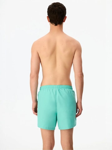 Penti Rövid fürdőnadrágok 'PENTI Herren Basic Badeshorts' - zöld