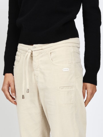 Gang Loosefit Hose '94AMELIE JOGGER ' in Weiß