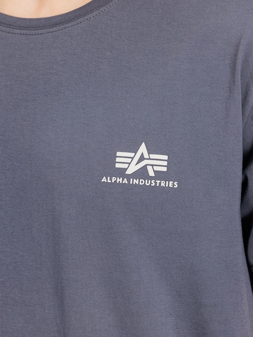 ALPHA INDUSTRIES Shirt 'Basic Small Logo'‌‌ in Grau