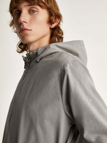 Scalpers Демисезонная куртка 'New Ray' в Серый