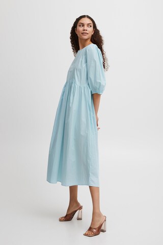 b.young Kleid 'isusu' in Blau: Vorderseite