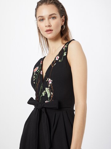 WAL G. Jumpsuit 'FLOWER POWER' i svart