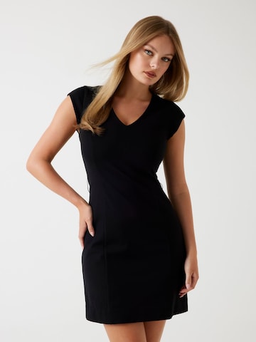 GUESS - Vestido 'CHRISSY' en negro: frente