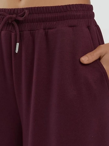 Hiccup Wide Leg Jogginghose in Rot