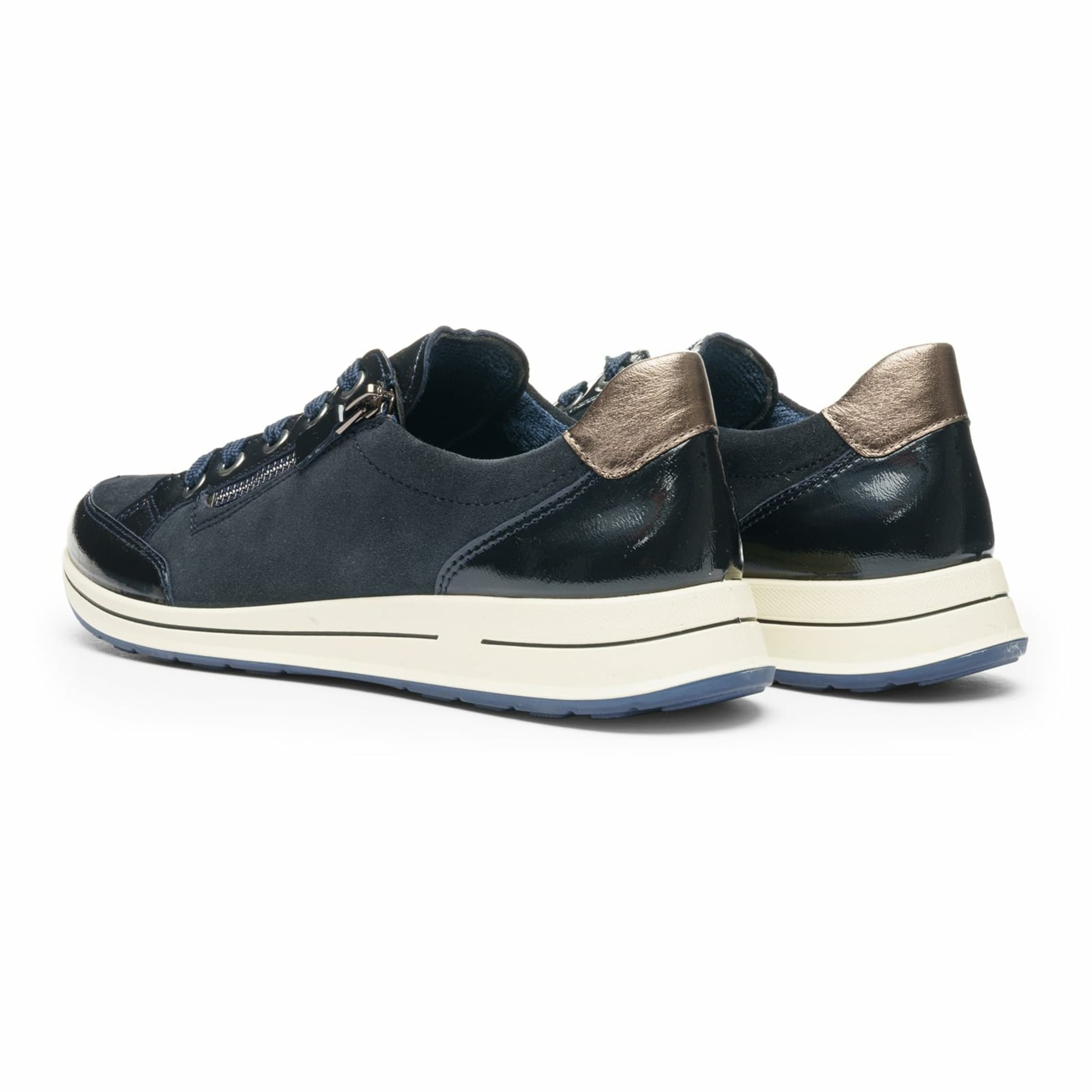 ARA Platform trainers in Blue