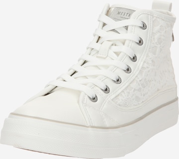 MUSTANG Sneakers high i hvit: forside