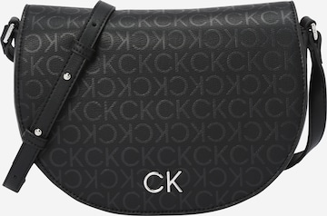 Calvin Klein Τσάντα ώμου σε μαύρο: μπροστά