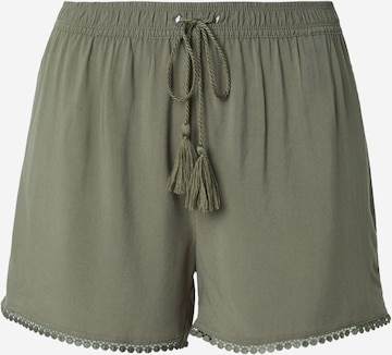 Hailys Shorts 'Si44a' in Grün: Vorderseite